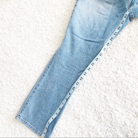 Cache Light Wash Capri Jeans NWOT - Picture 2 of 7